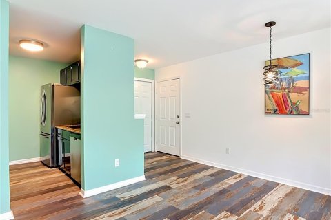 Condo in Daytona Beach, Florida, 1 bedroom № 2111369 - photo 16
