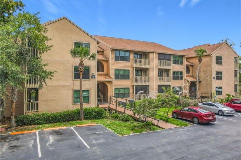 Condo in Daytona Beach, Florida, 1 bedroom № 2111369 - photo 28