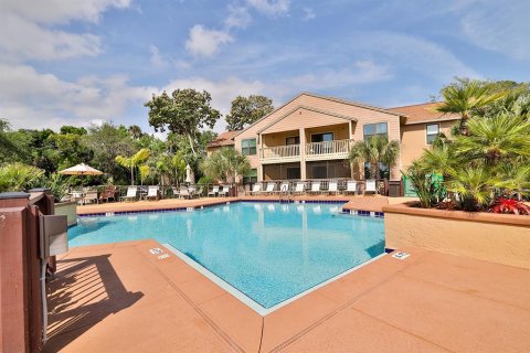 Condo in Daytona Beach, Florida, 1 bedroom № 2111369 - photo 30
