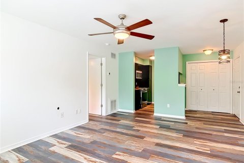 Condo in Daytona Beach, Florida, 1 bedroom № 2111369 - photo 15