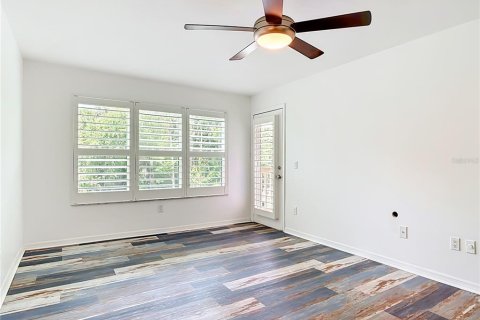 Condo in Daytona Beach, Florida, 1 bedroom № 2111369 - photo 11