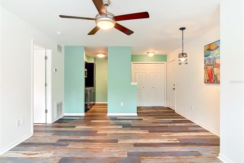 Condo in Daytona Beach, Florida, 1 bedroom № 2111369 - photo 7