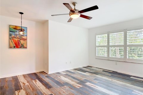 Condo in Daytona Beach, Florida, 1 bedroom № 2111369 - photo 12