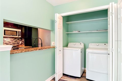 Condo in Daytona Beach, Florida, 1 bedroom № 2111369 - photo 22