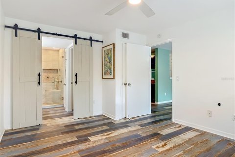 Condo in Daytona Beach, Florida, 1 bedroom № 2111369 - photo 2