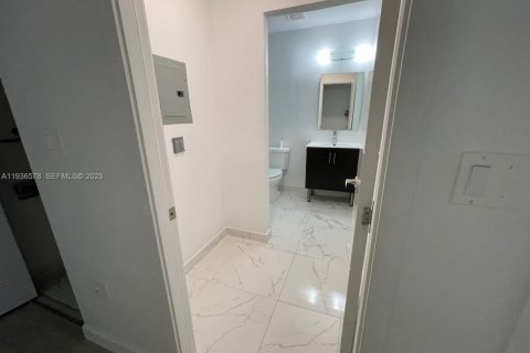 Townhouse in Homestead, Florida 3 bedrooms, 117.61 sq.m. № 1994591 - photo 18