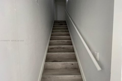 Townhouse in Homestead, Florida 3 bedrooms, 117.61 sq.m. № 1994591 - photo 10