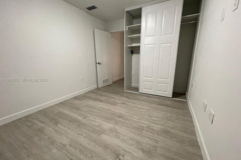 Townhouse in Homestead, Florida 3 bedrooms, 117.61 sq.m. № 1994591 - photo 16