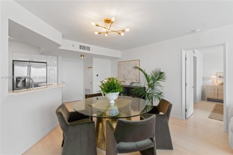 Condo in Miami Beach, Florida, 2 bedrooms № 2183498 - photo 10