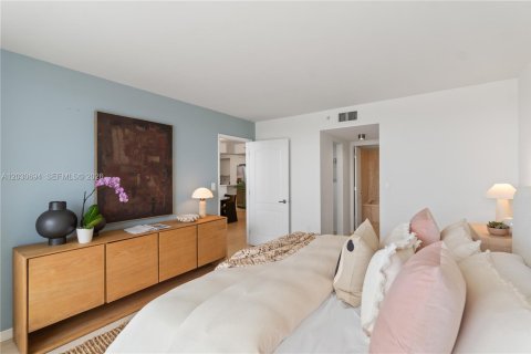 Condo in Miami Beach, Florida, 2 bedrooms № 2183498 - photo 20