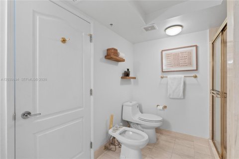 Condo in Miami Beach, Florida, 2 bedrooms № 2183498 - photo 26