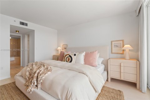 Condo in Miami Beach, Florida, 2 bedrooms № 2183498 - photo 25
