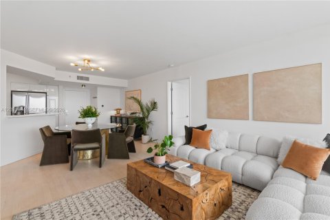 Condo in Miami Beach, Florida, 2 bedrooms № 2183498 - photo 8
