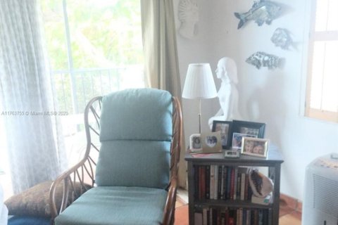 House in Key Largo, Florida 4 bedrooms, 91.79 sq.m. № 1874708 - photo 12