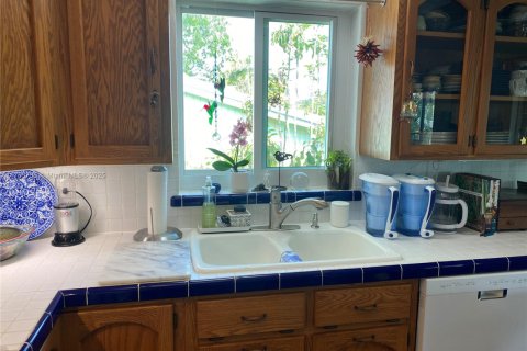 House in Key Largo, Florida 4 bedrooms, 91.79 sq.m. № 1874708 - photo 8
