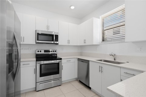 Adosado en venta en Homestead, Florida, 3 dormitorios, 123.65 m2 № 1996487 - foto 8