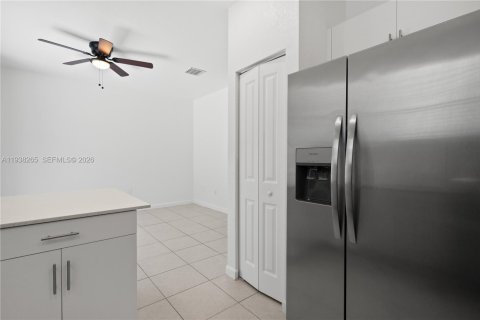 Adosado en venta en Homestead, Florida, 3 dormitorios, 123.65 m2 № 1996487 - foto 9