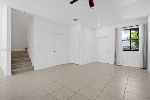 Adosado en venta en Homestead, Florida, 3 dormitorios, 123.65 m2 № 1996487 - foto 5