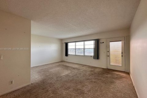 Copropriété à louer à Pembroke Pines, Floride: 1 chambre, 75.34 m2 № 1989965 - photo 7