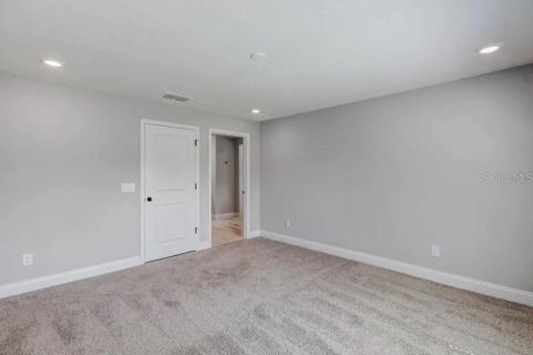 House in Orlando, Florida 4 bedrooms, 252.88 sq.m. № 1906879 - photo 19