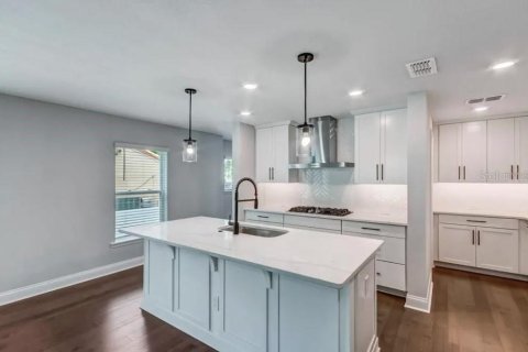 Casa en alquiler en Orlando, Florida, 4 dormitorios, 252.88 m2 № 1906879 - foto 9