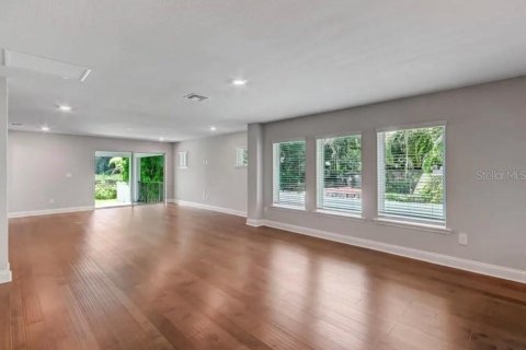 Casa en alquiler en Orlando, Florida, 4 dormitorios, 252.88 m2 № 1906879 - foto 11