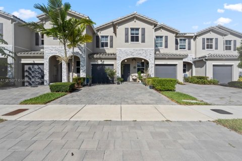 Touwnhouse à louer à Homestead, Floride: 3 chambres, 157.47 m2 № 1927499 - photo 3