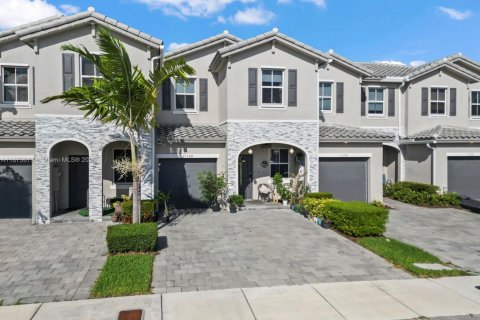 Touwnhouse à louer à Homestead, Floride: 3 chambres, 157.47 m2 № 1927499 - photo 2