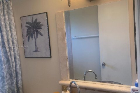 Condo in Delray Beach, Florida, 2 bedrooms  № 1862517 - photo 27