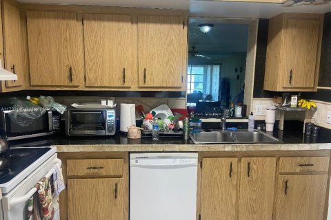 Condo in Delray Beach, Florida, 2 bedrooms  № 1862517 - photo 17
