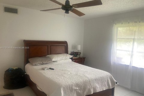Condo in Delray Beach, Florida, 2 bedrooms  № 1862517 - photo 25