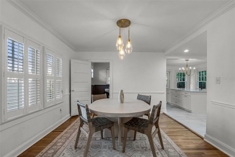 House in Orlando, Florida 4 bedrooms, 207.36 sq.m. № 1884379 - photo 8