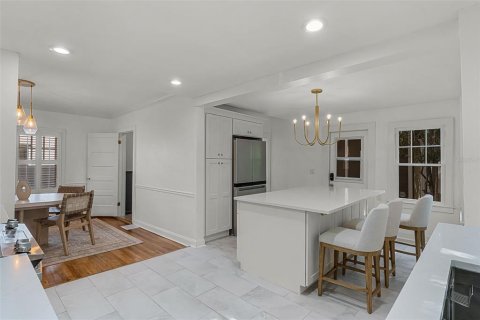 House in Orlando, Florida 4 bedrooms, 207.36 sq.m. № 1884379 - photo 14