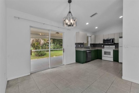 Villa ou maison à vendre à North Port, Floride: 3 chambres, 114.55 m2 № 1899078 - photo 9