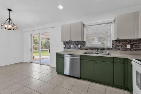 Villa ou maison à vendre à North Port, Floride: 3 chambres, 114.55 m2 № 1899078 - photo 12