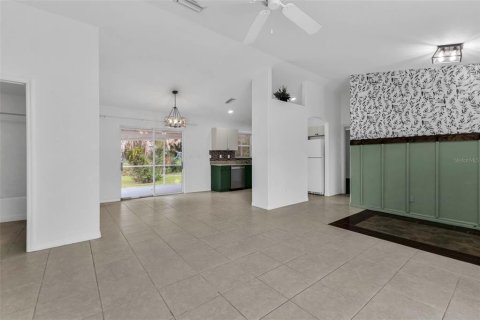 Villa ou maison à vendre à North Port, Floride: 3 chambres, 114.55 m2 № 1899078 - photo 8