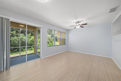 Adosado en venta en Tampa, Florida, 2 dormitorios, 118.73 m2 № 1830108 - foto 11