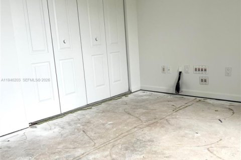 Casa en venta en Miami, Florida, 4 dormitorios, 180.97 m2 № 2003446 - foto 9