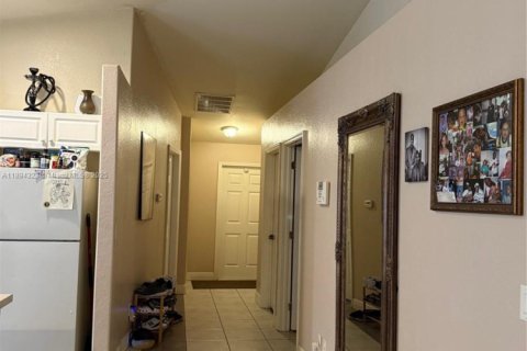 Купить коммерческую недвижимость в Лихай-Эйкерс, Флорида № 1950199 - фото 9