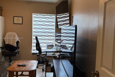 Купить коммерческую недвижимость в Лихай-Эйкерс, Флорида № 1950199 - фото 24