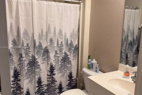 Купить коммерческую недвижимость в Лихай-Эйкерс, Флорида № 1950199 - фото 17