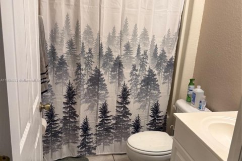 Купить коммерческую недвижимость в Лихай-Эйкерс, Флорида № 1950199 - фото 15