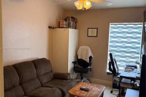 Купить коммерческую недвижимость в Лихай-Эйкерс, Флорида № 1950199 - фото 23