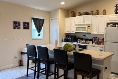 Купить коммерческую недвижимость в Лихай-Эйкерс, Флорида № 1950199 - фото 7