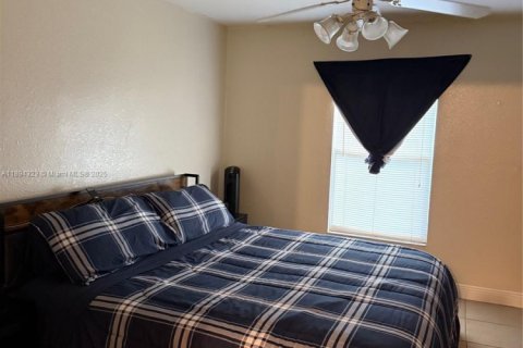 Купить коммерческую недвижимость в Лихай-Эйкерс, Флорида № 1950199 - фото 10