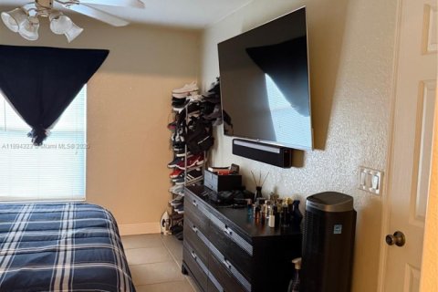 Купить коммерческую недвижимость в Лихай-Эйкерс, Флорида № 1950199 - фото 11