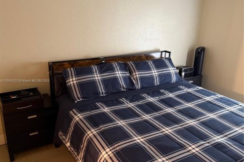 Купить коммерческую недвижимость в Лихай-Эйкерс, Флорида № 1950199 - фото 12