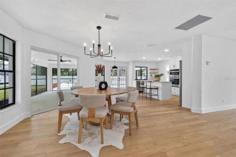 House in Palm Harbor, Florida 4 bedrooms, 316.61 sq.m. № 1909596 - photo 23