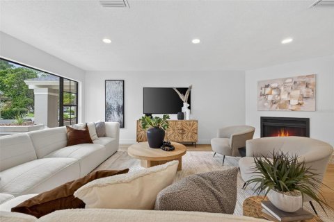 House in Palm Harbor, Florida 4 bedrooms, 316.61 sq.m. № 1909596 - photo 20