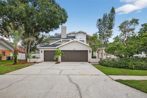 House in Palm Harbor, Florida 4 bedrooms, 316.61 sq.m. № 1909596 - photo 2